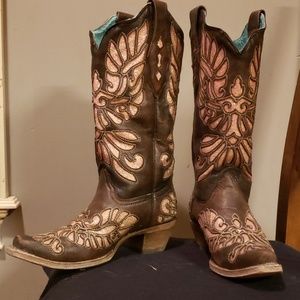 Corral boots